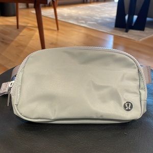 NWT Lululemon Everywhere Belt Bag